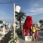 спапфировые в аркадийском дворце Odessa