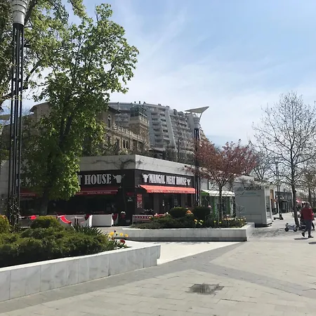 спапфировые в аркадийском дворце Apartamento Odesa